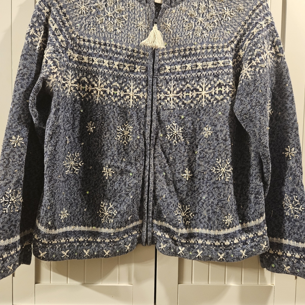 Tiara Blue and White Knit‎ Sweater